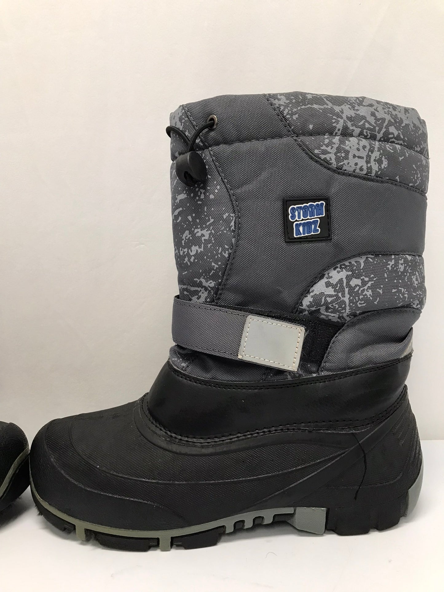 Winter Boots Child Size 6 Youth Storm Grey Black With Liner Excellent As New