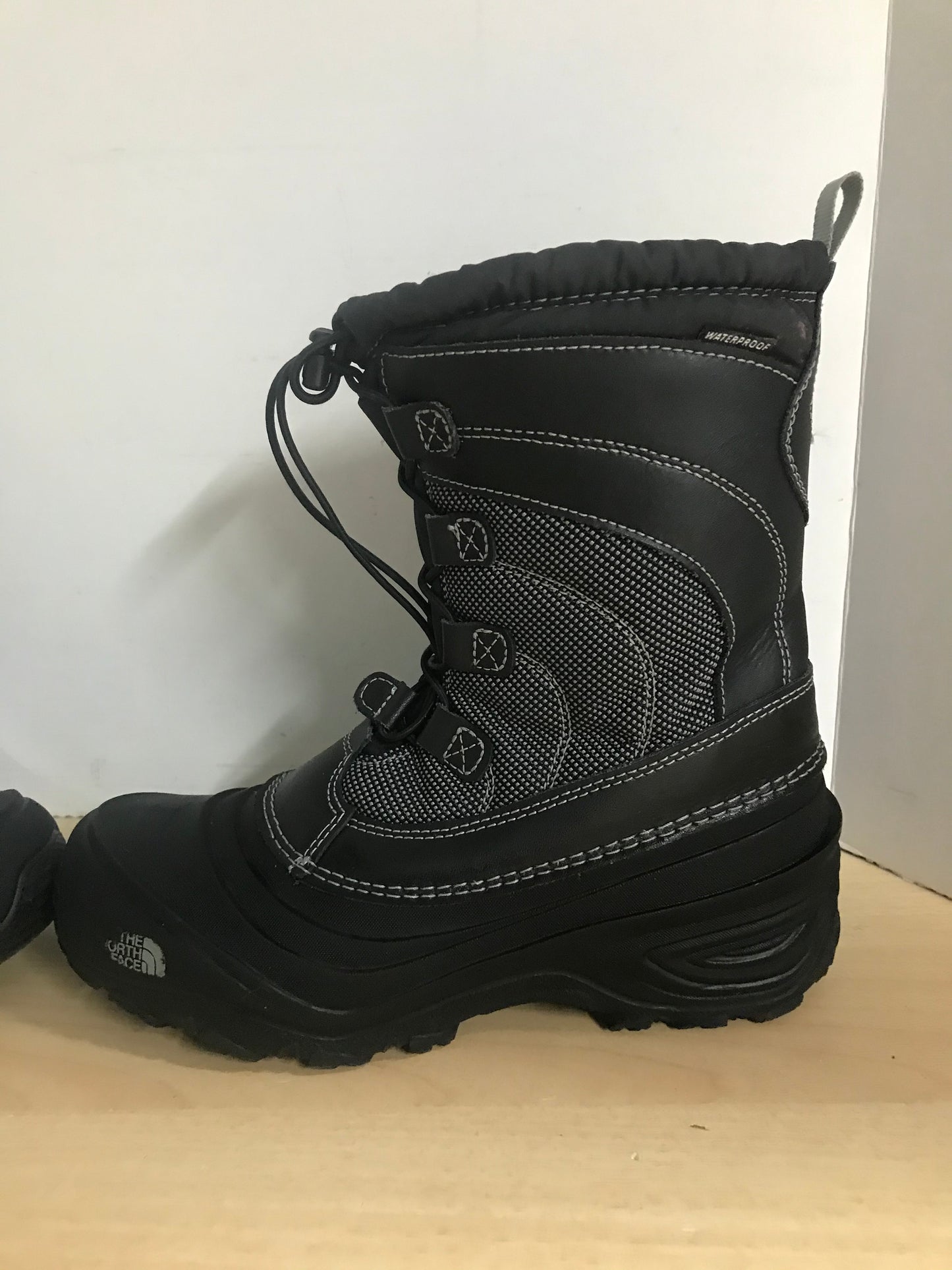 Winter Boots Child Size 6 Youth The North Face With Liner Black Waterproof