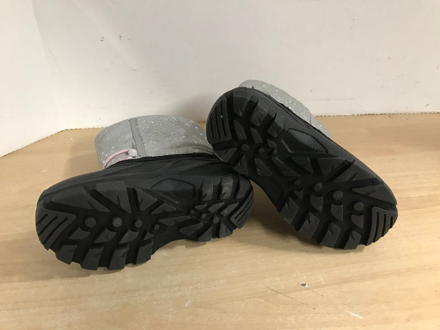 Winter Boots Child Size 9 Toddler Ice Fields Waterproof Silver Glitter Excellent As New