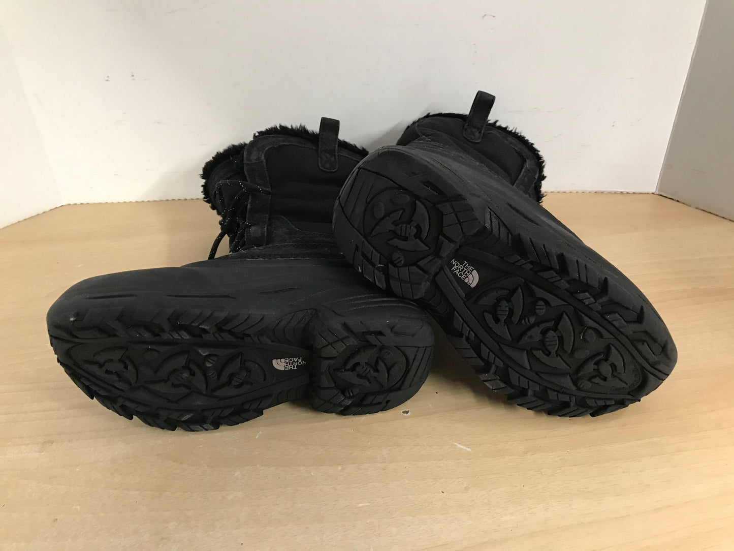 Winter Boots Child size 2 The North Face Black With Faux Fur Minor Wear