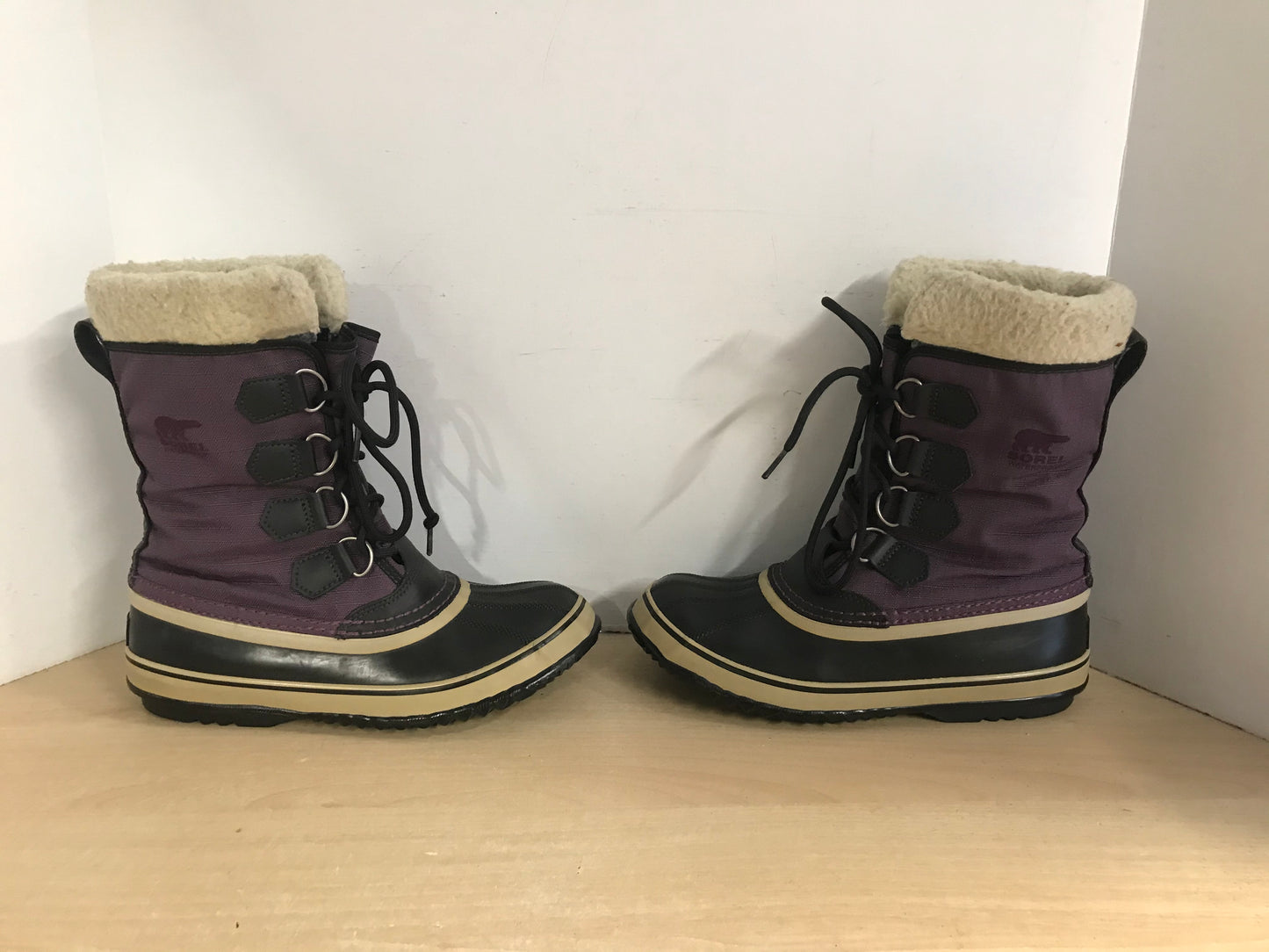 Winter Boots Ladies Size 8 Sorel Purple Black With Liner Excellent