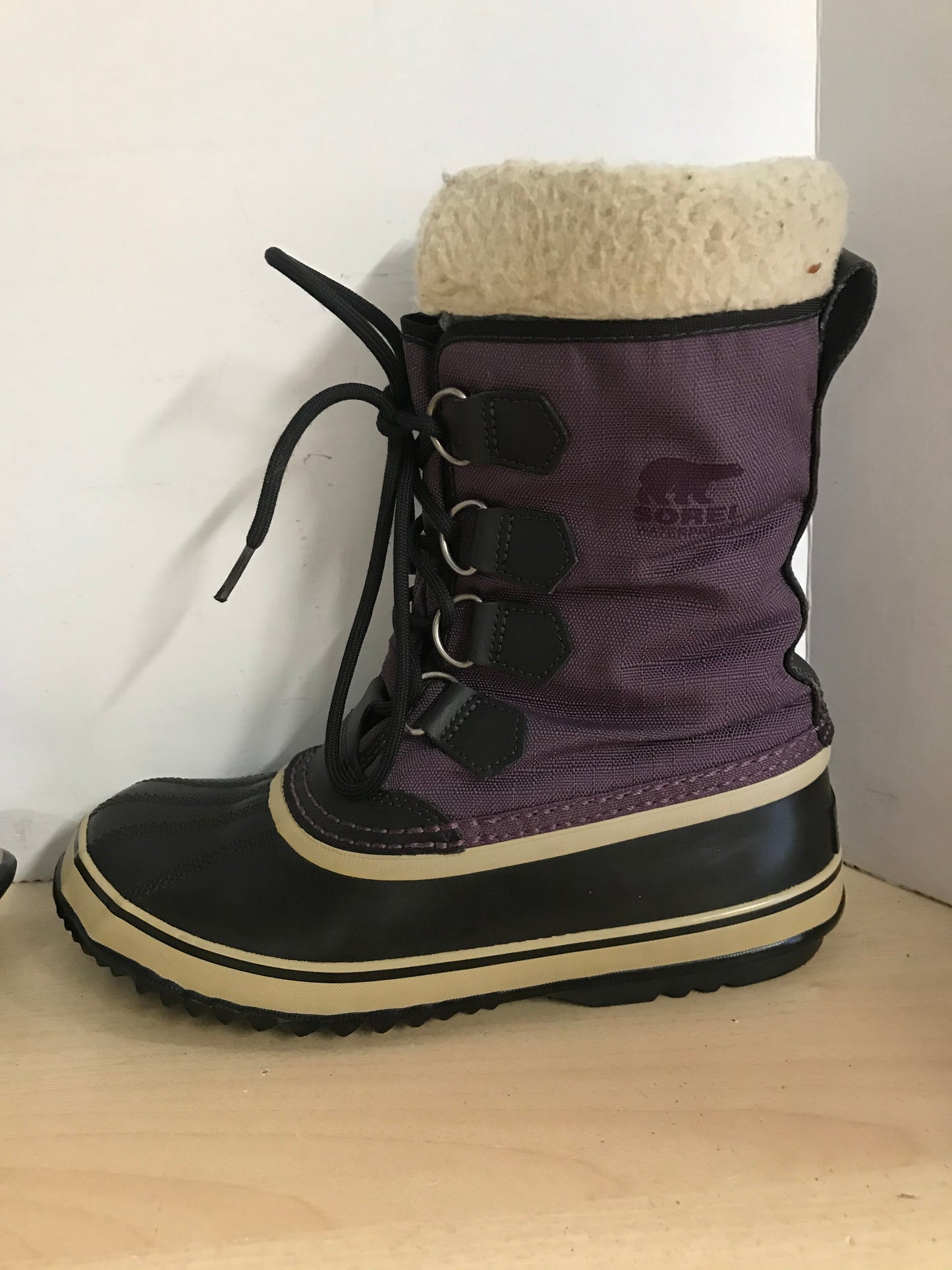 Winter Boots Ladies Size 8 Sorel Purple Black With Liner Excellent