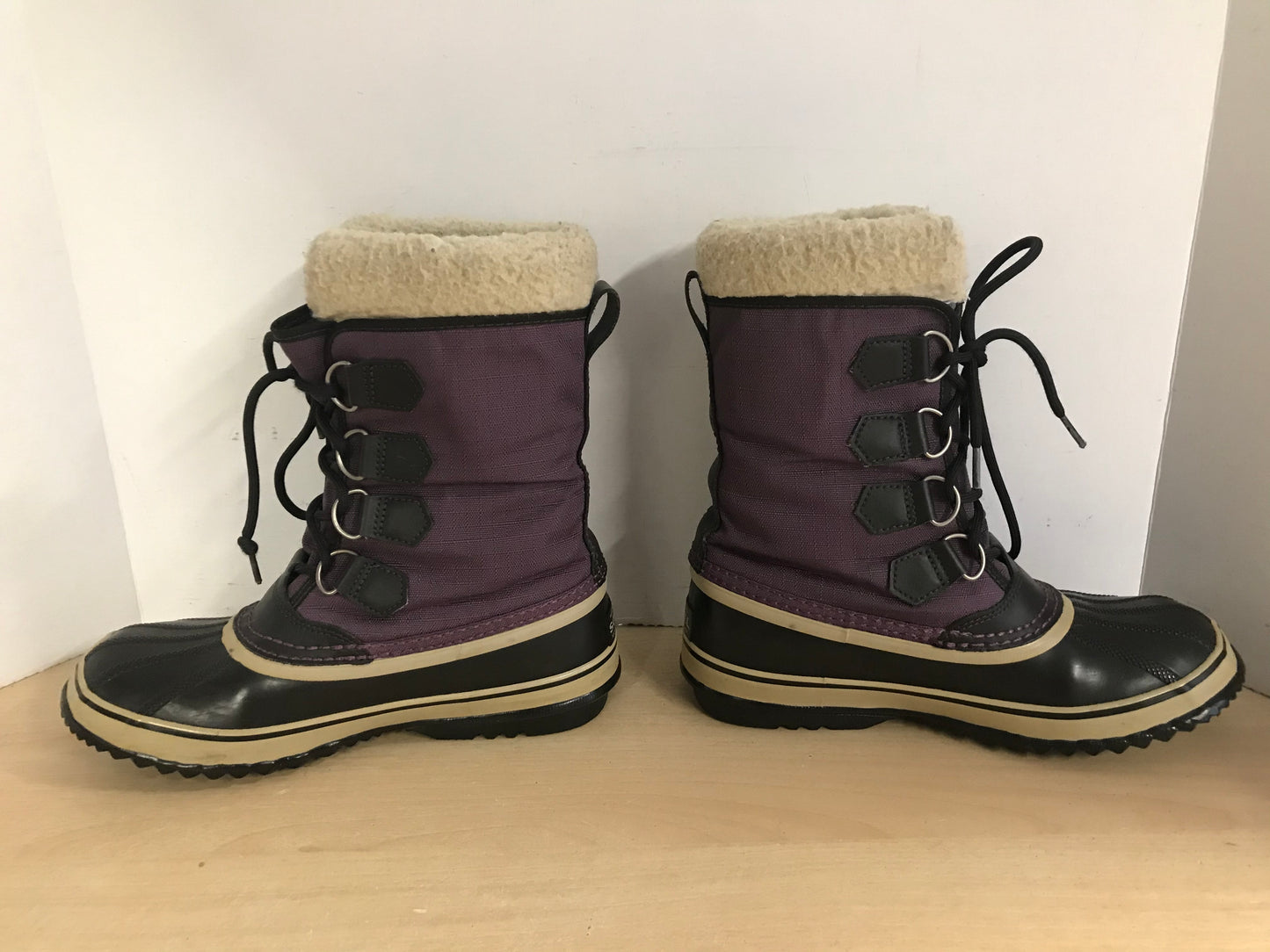 Winter Boots Ladies Size 8 Sorel Purple Black With Liner Excellent
