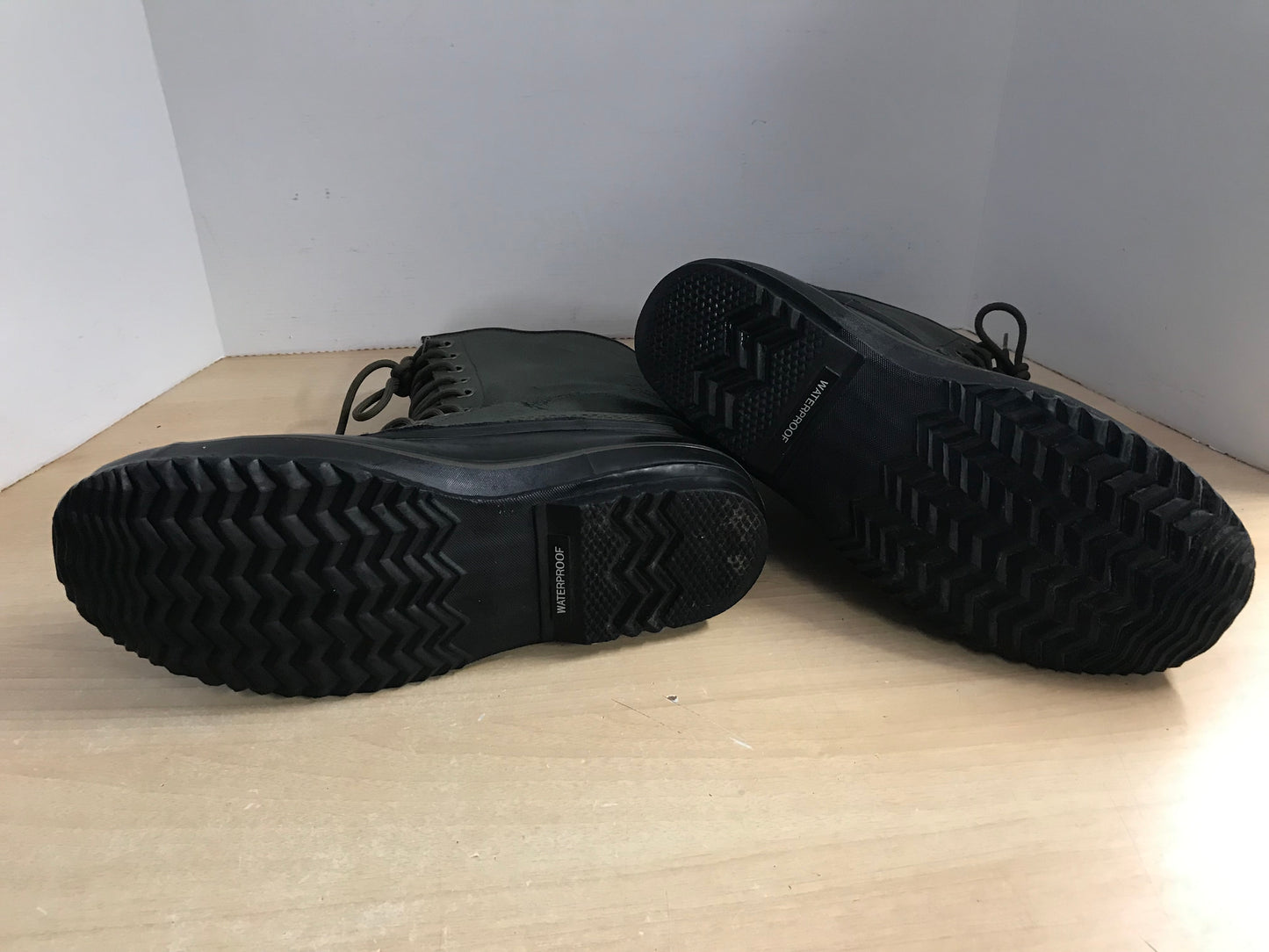 Winter Boots Men's Size 14 Sorel With Liner Olive and Black Waterproof Minor Wear