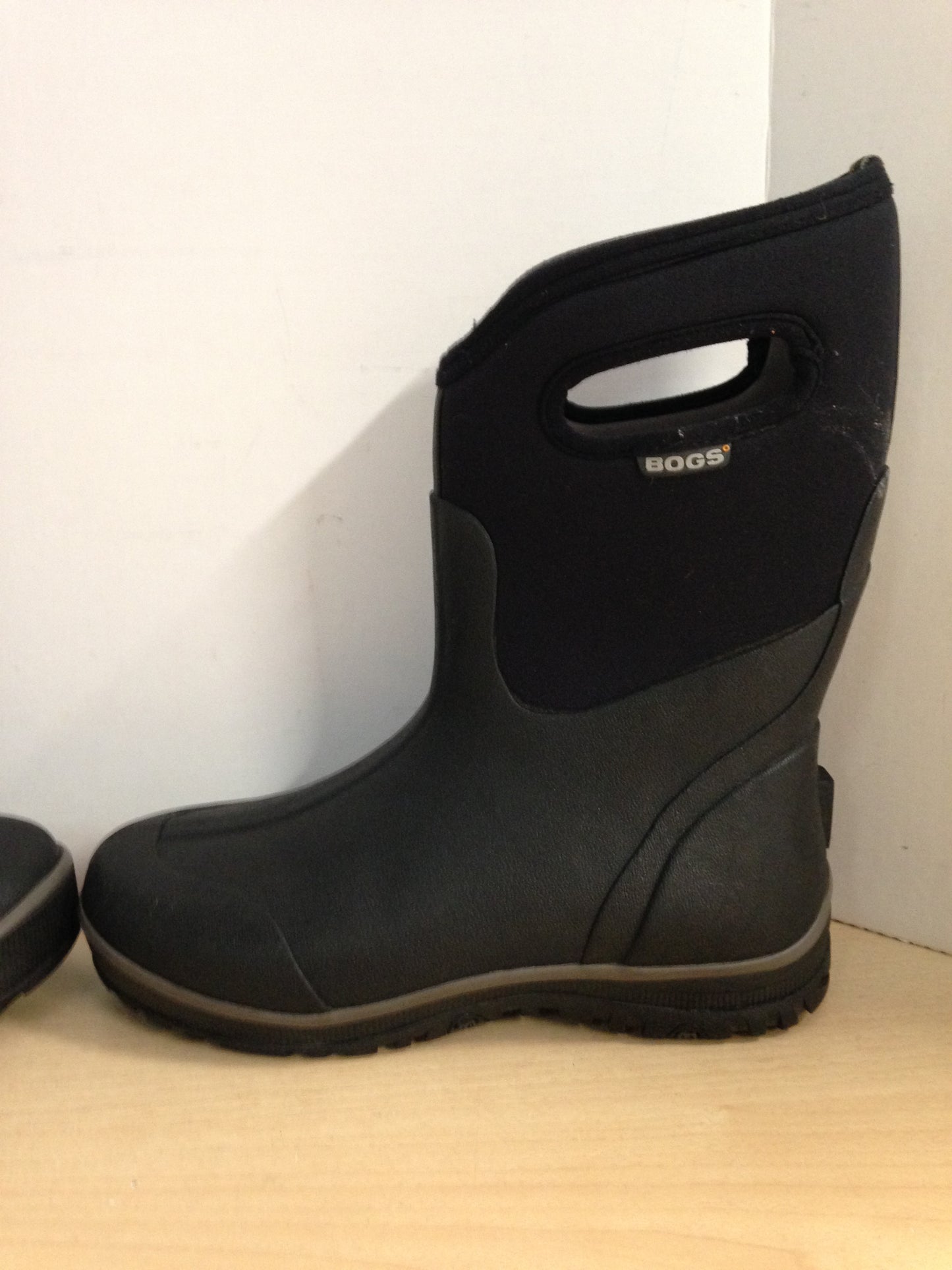 Bogs Winter Boots Men's Size 8 Water and Snow Proof Black Excellent