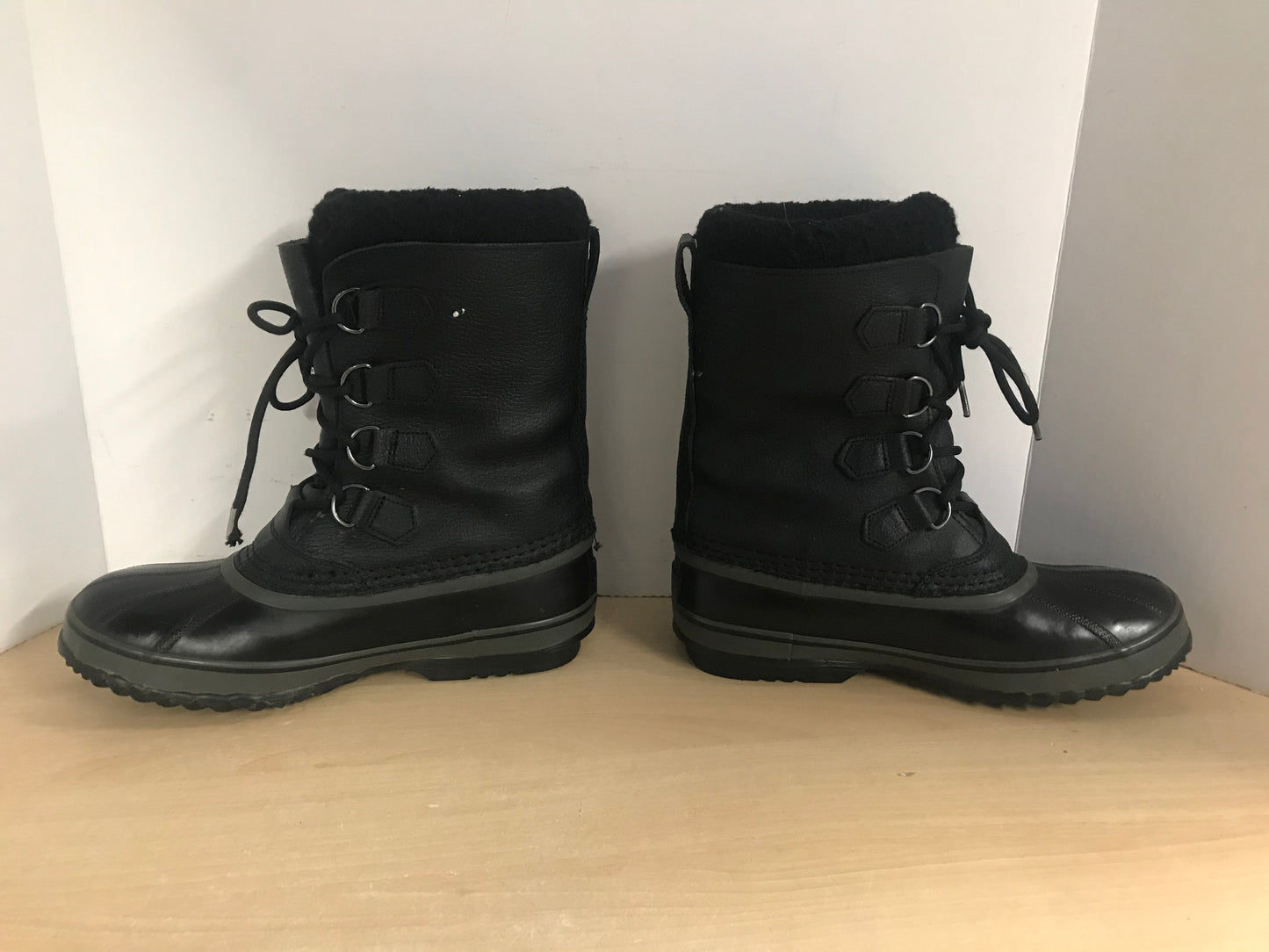Winter Boots Men's Size 9 Sorel Waterproof With Liner Black Leather Excellent