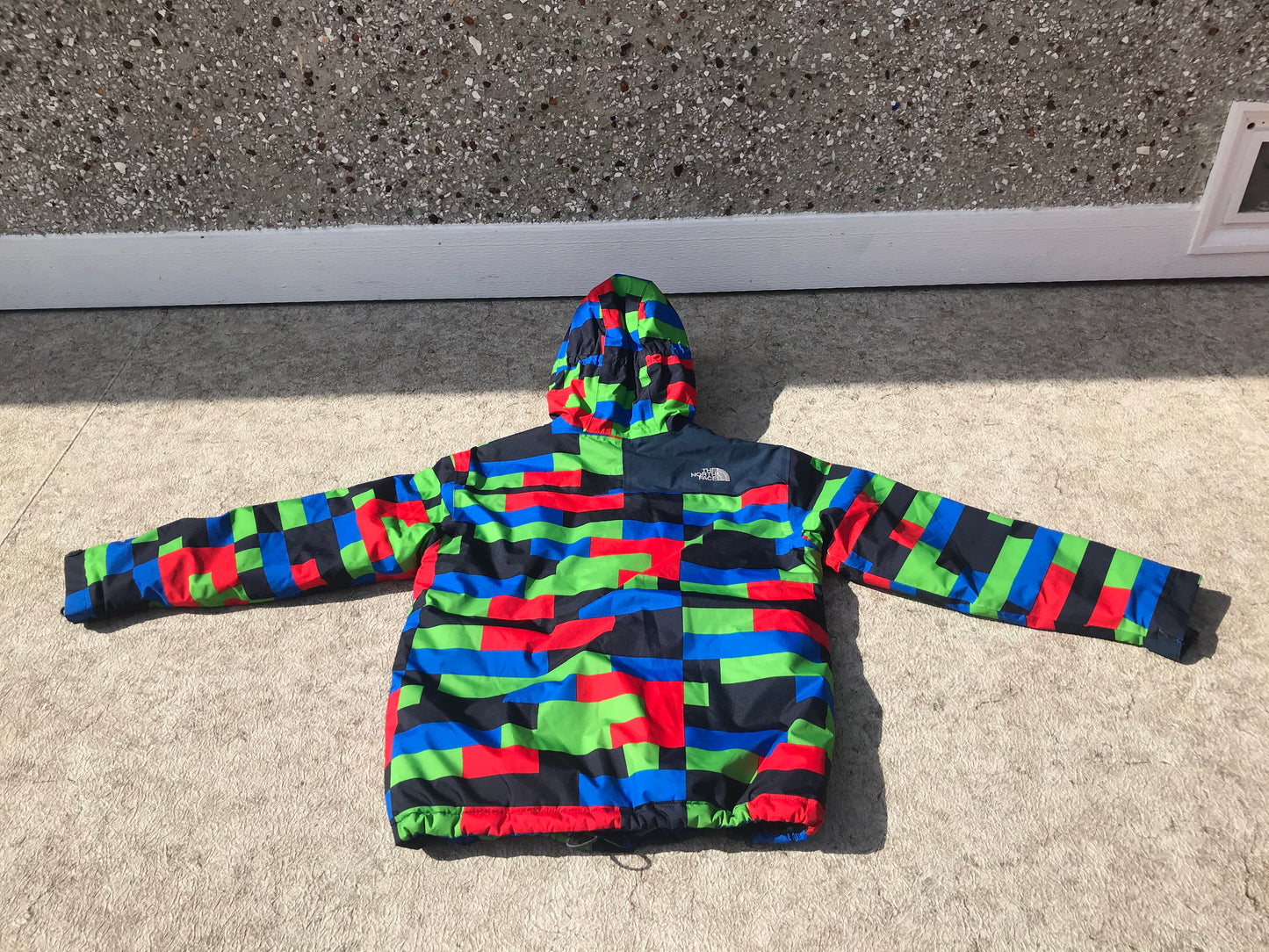 Winter Coat Child Size 14-16 Youth The North Face Multi Color Maze As New