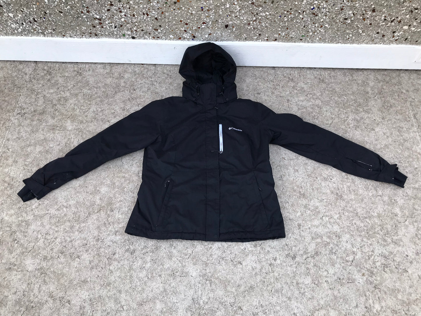 Winter Coat Ladies Size Medium Columbia Black With Snow Belt Minor Wear