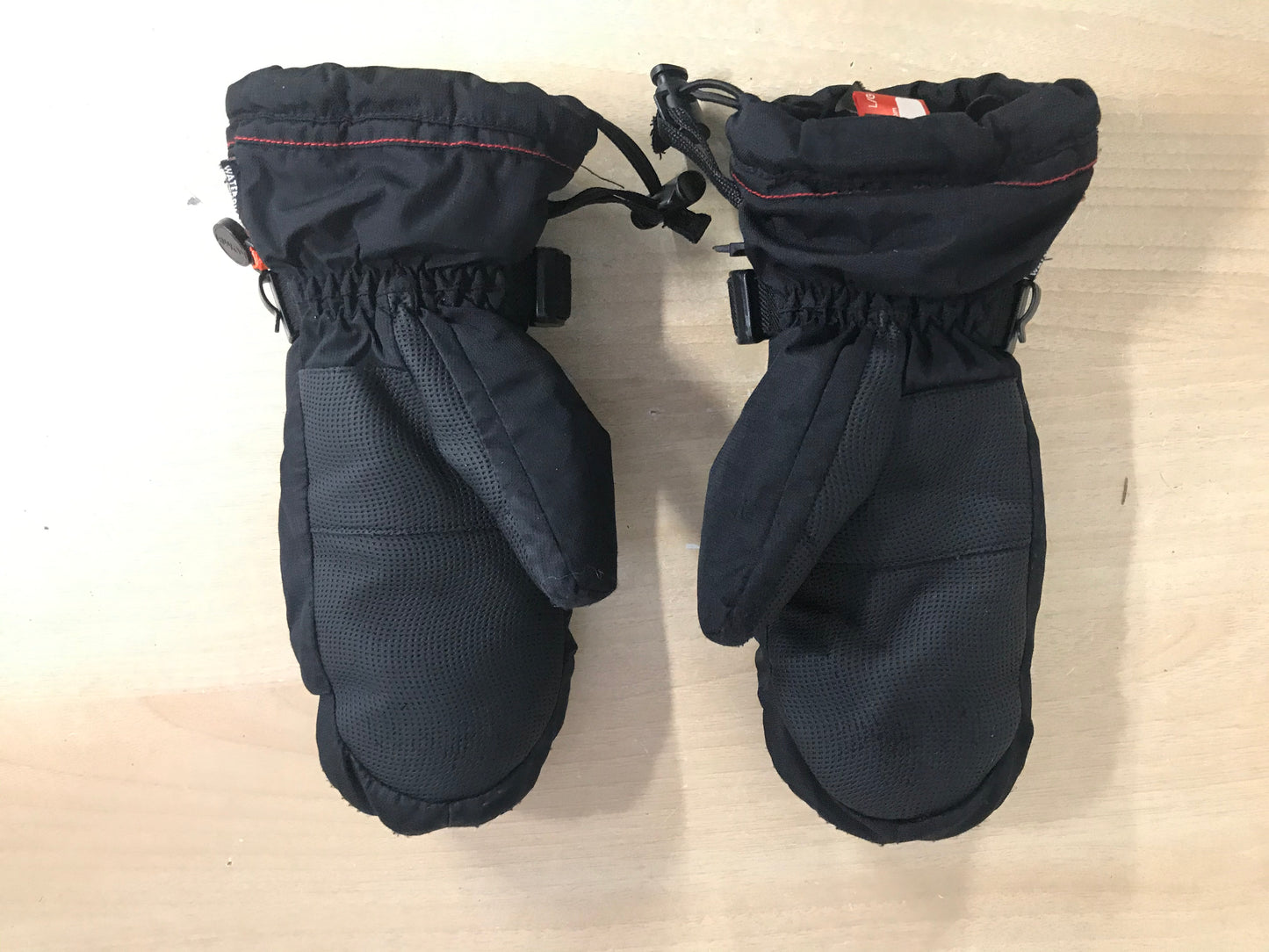 Winter Gloves and Mitts Child Size 10-12 Kombi Black Multi As New