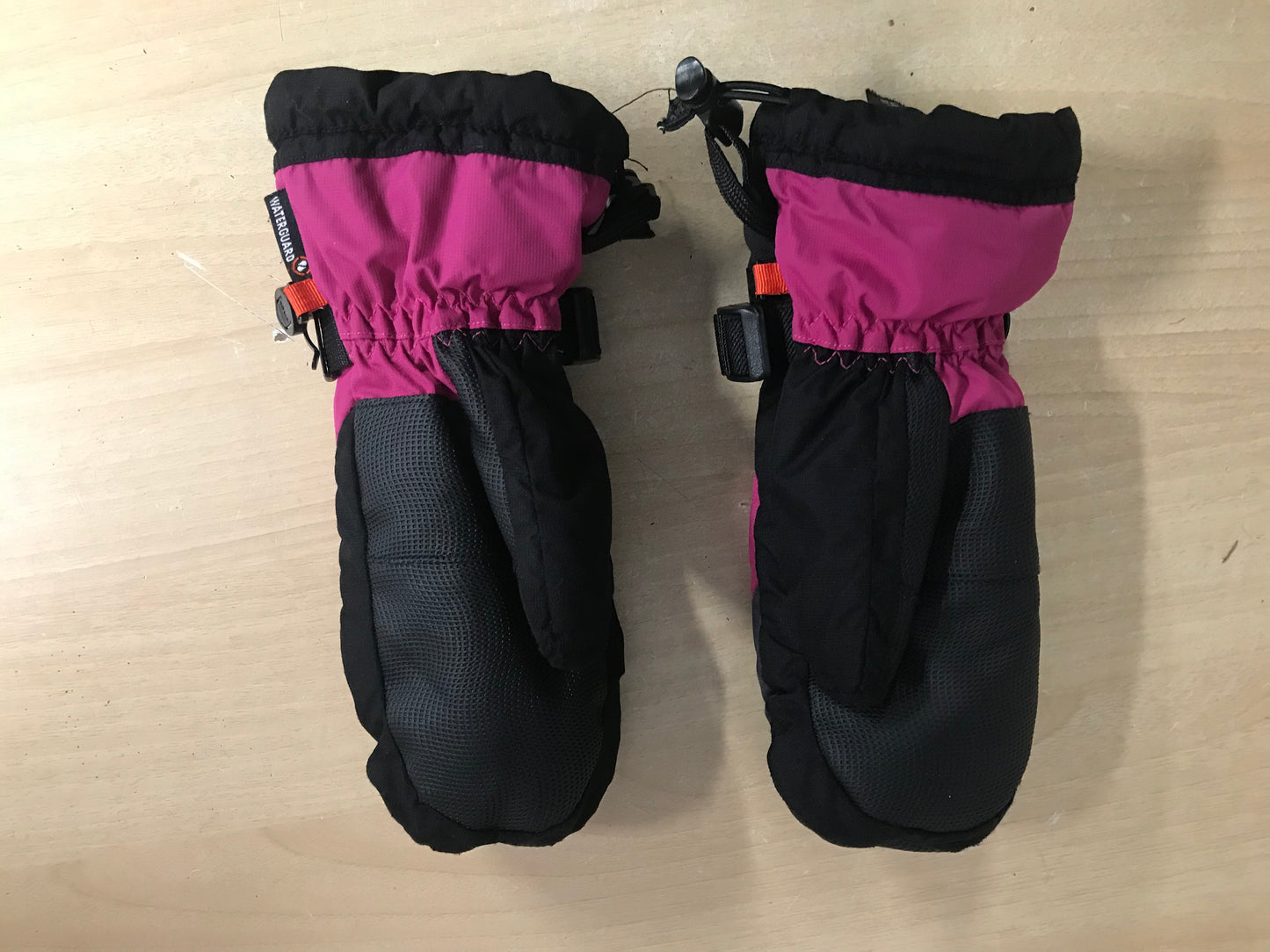 Winter Gloves and Mitts Child Size 10-12 Kombi Black Pink Grey New Demo Model