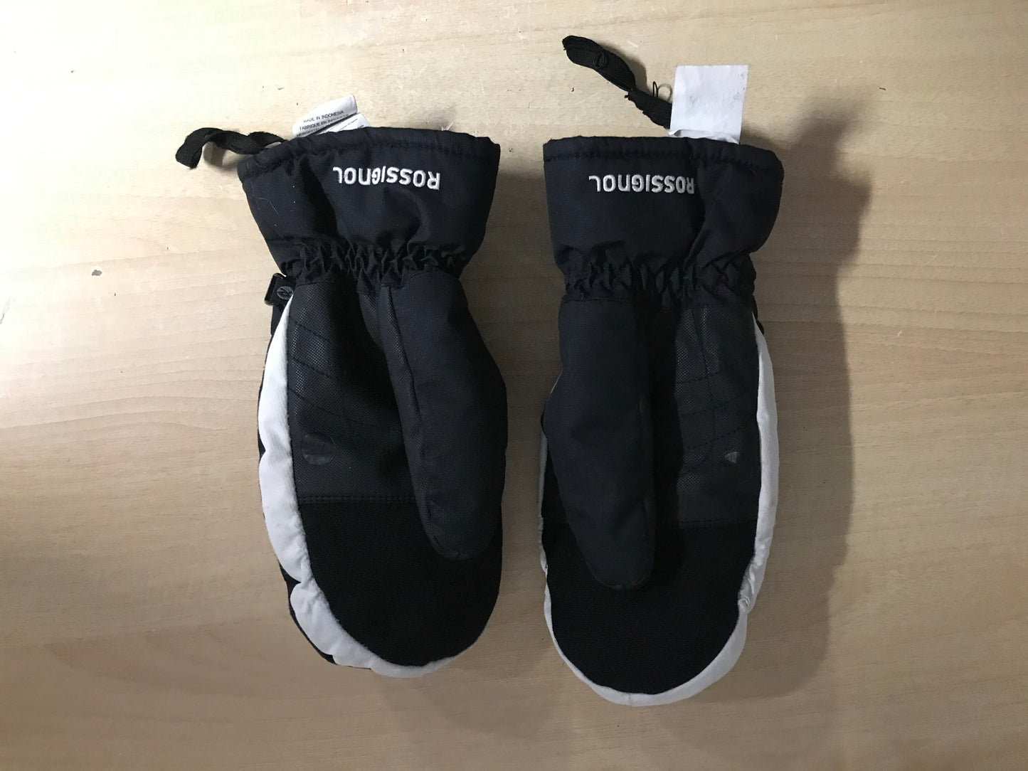 Winter Gloves and Mitts Child Size 10-12 Rossignol Ski Black White Excellent Quality