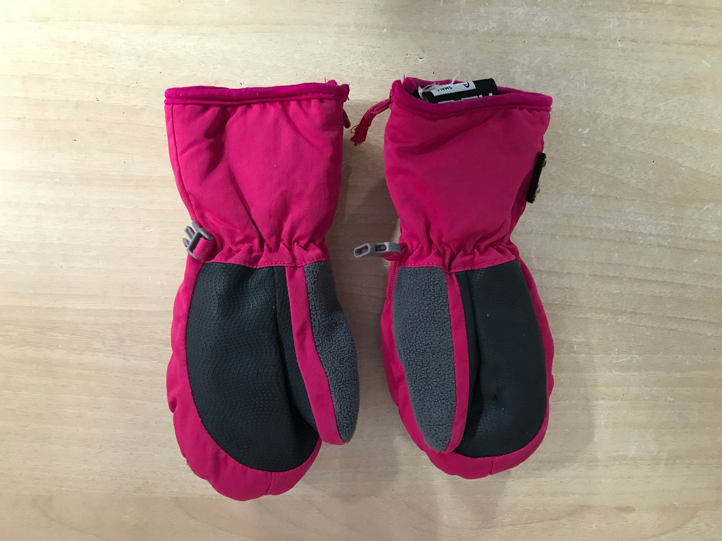 Winter Gloves and Mitts Child Size 3-4 Head Fushia Purple As New