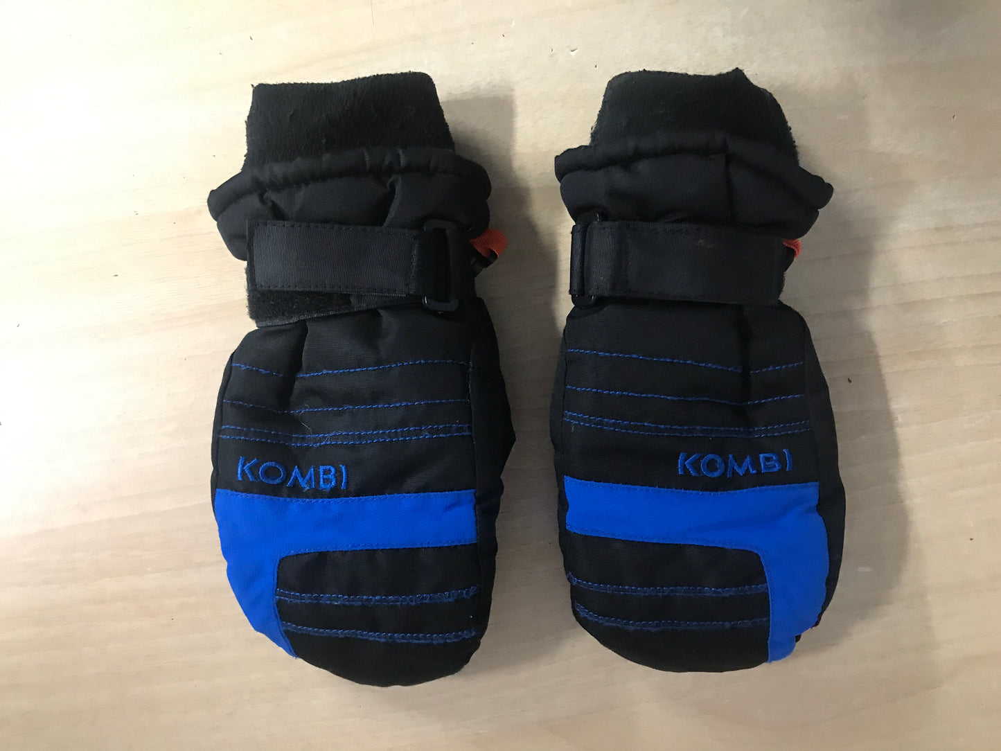 Winter Gloves and Mitts Child Size 4-6 Kombi Blue Black Excellent