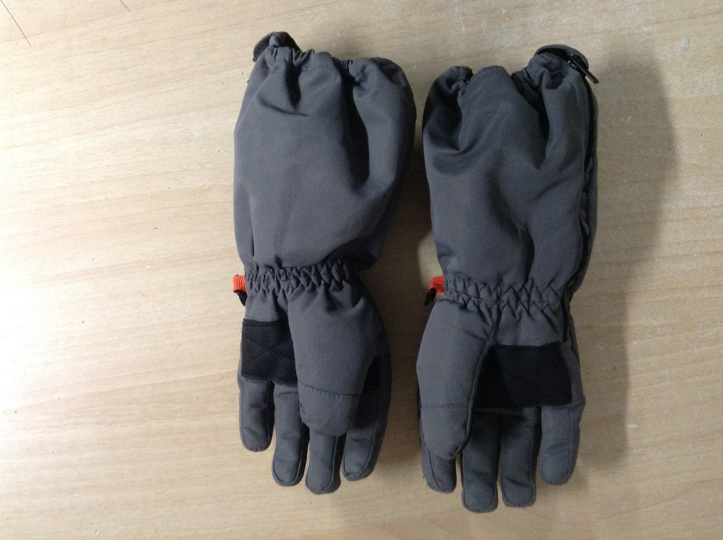 Winter Gloves and Mitts Child Size 4-6 Kombi With Zip Up Sides Grey