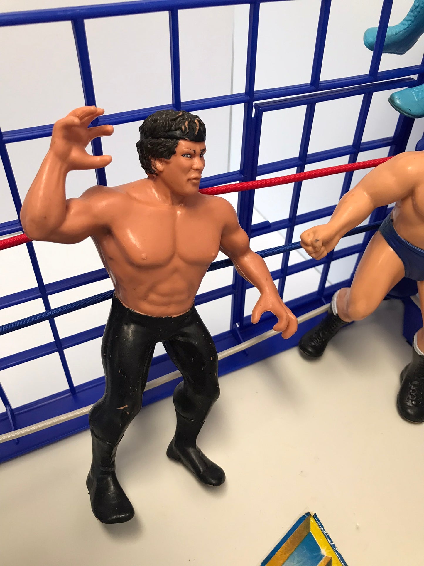 1985 Vintage WWF LJN Sling Em Fling Em Wrestling Ring With Original Rubber Action Figure Men RARE