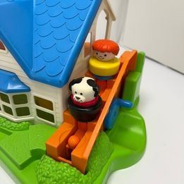 Fisher Price Little People Vintage 1990 RARE Doll House With Wind Up Walk Up Stairs RARE