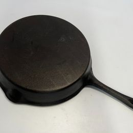 Cottage Cast Iron Fry Frying Pan Skillet 10" Excellent for Home or Camping