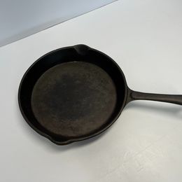 Cottage Cast Iron Fry Frying Pan Skillet 10" Excellent for Home or Camping