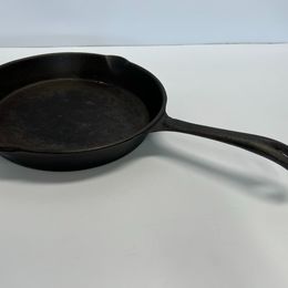 Cottage Cast Iron Fry Frying Pan Skillet 10" Excellent for Home or Camping
