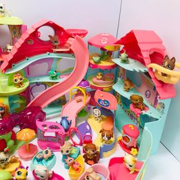 Huge Lot Vintage Littlest Pet Shop Loaded With Pets and Accessories Sold As A Lot
