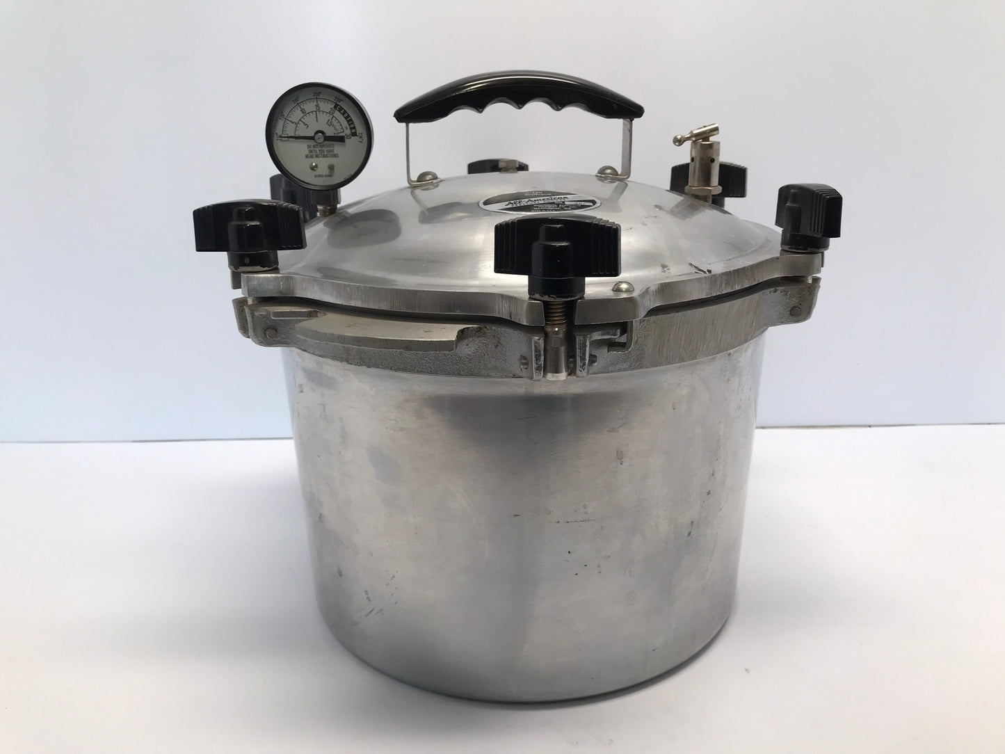 ALL AMERICAN 910 PRESSURE CANNER - 10 QUART Only Used A Few Times Excellent