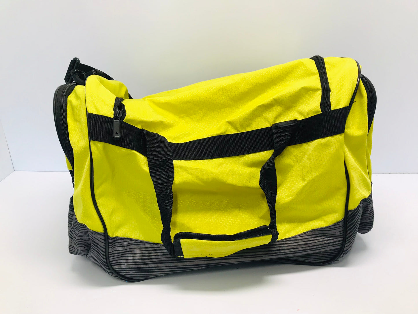 Adidas Sports Gym Travel Bag Lime Black Like New Used 1 Day