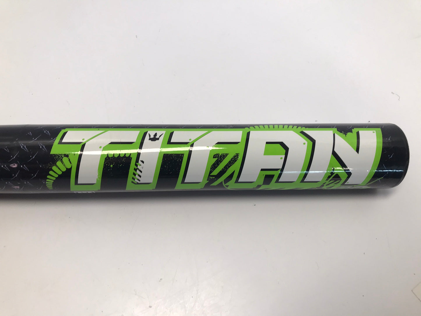 Baseball Bat 34 inch 27 oz Softball Worth Titan Black White Green Outstanding