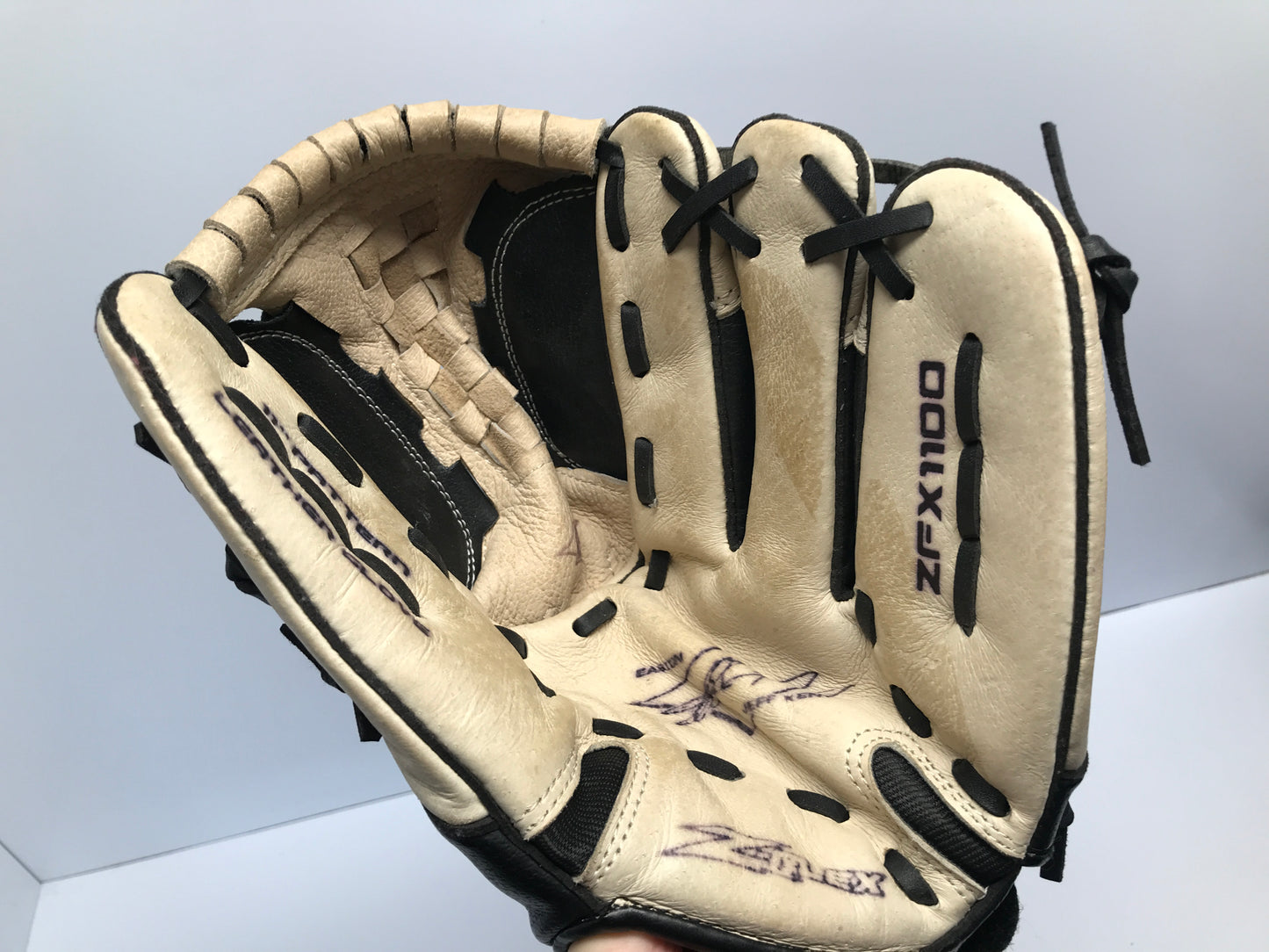 Baseball Glove 11 inch Junior Easton Leather Tan and Black Fits on Left Hand Like New