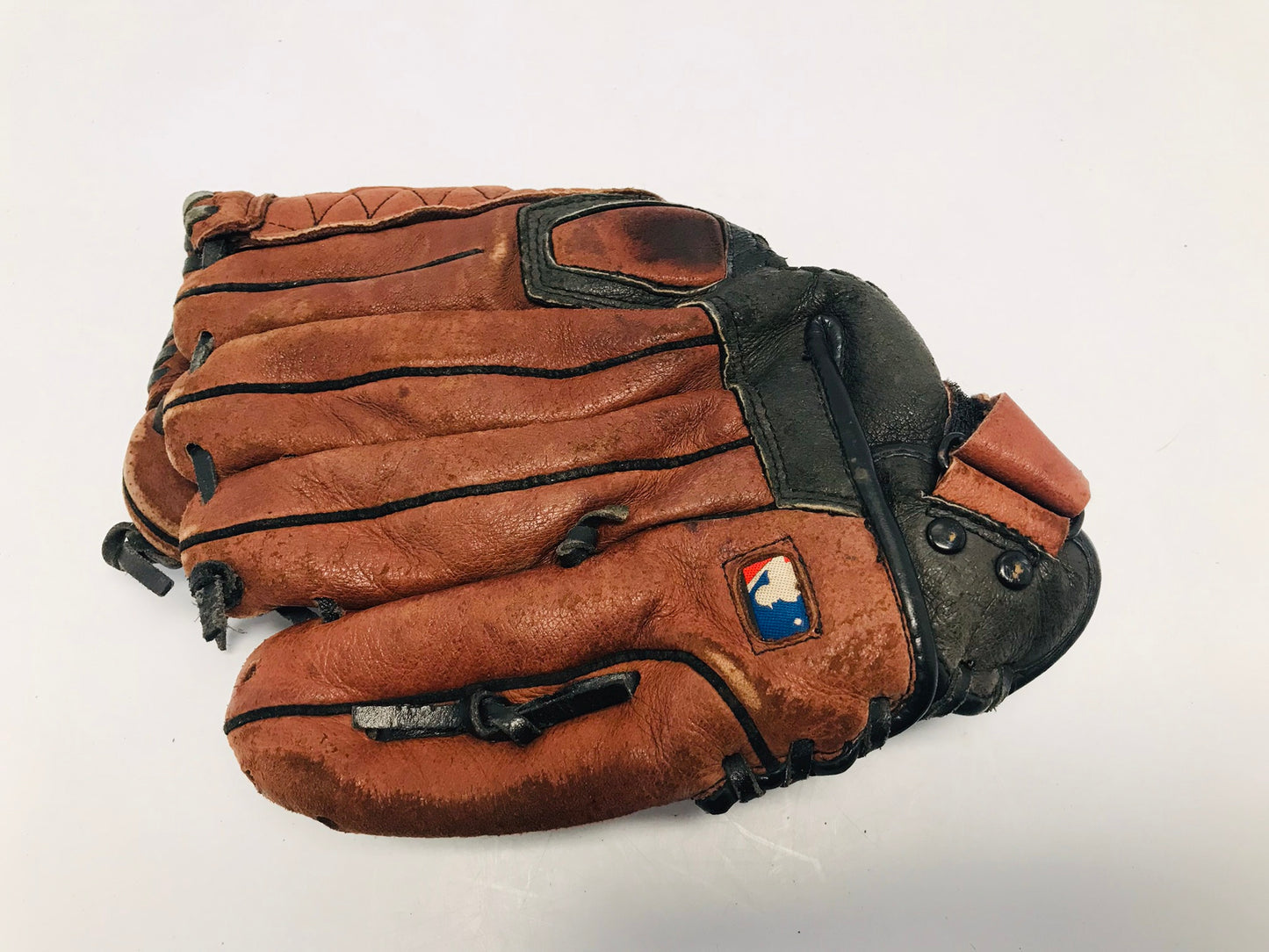Baseball Glove Adult Size 11 inch Wilson Leather  Brown Fits Left Hand