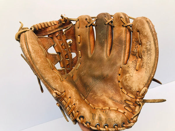 Baseball Glove Adult Size 12.5 inch Wilson Pro Brown Leather Fits on Left Hand