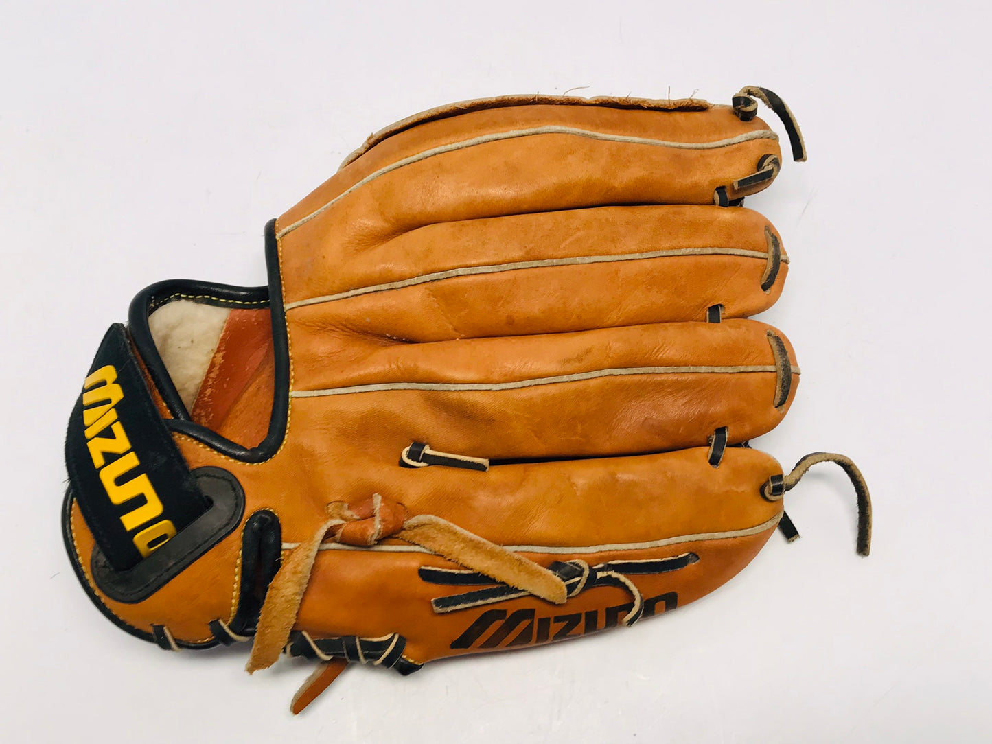 Baseball Glove Adult Size 12 inch Mizuno Leather Well Made Fits RIGHT Hand