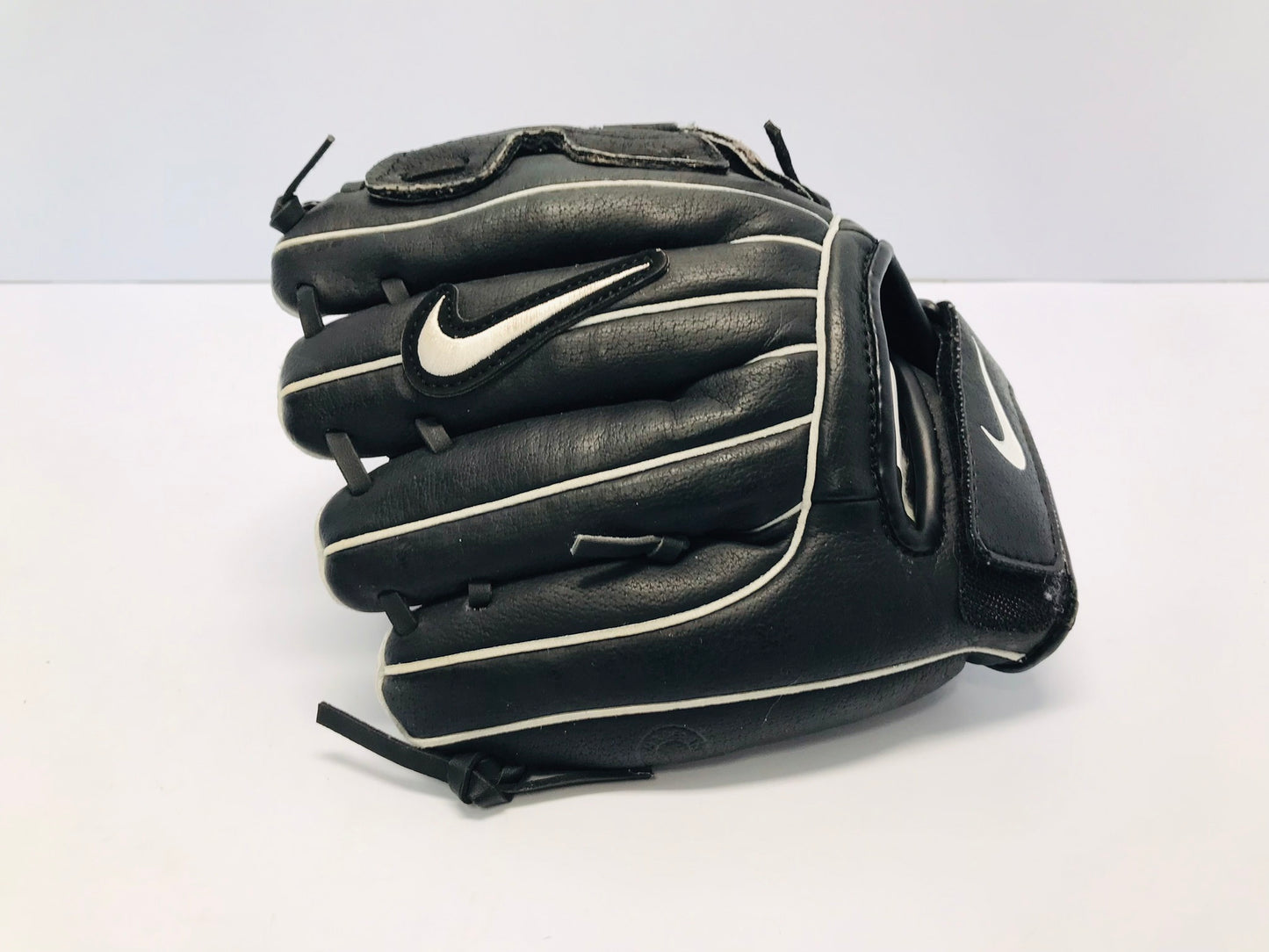 Baseball Glove Child Size 10 inch Wilson Nike Black Leather Fits Left Hand New