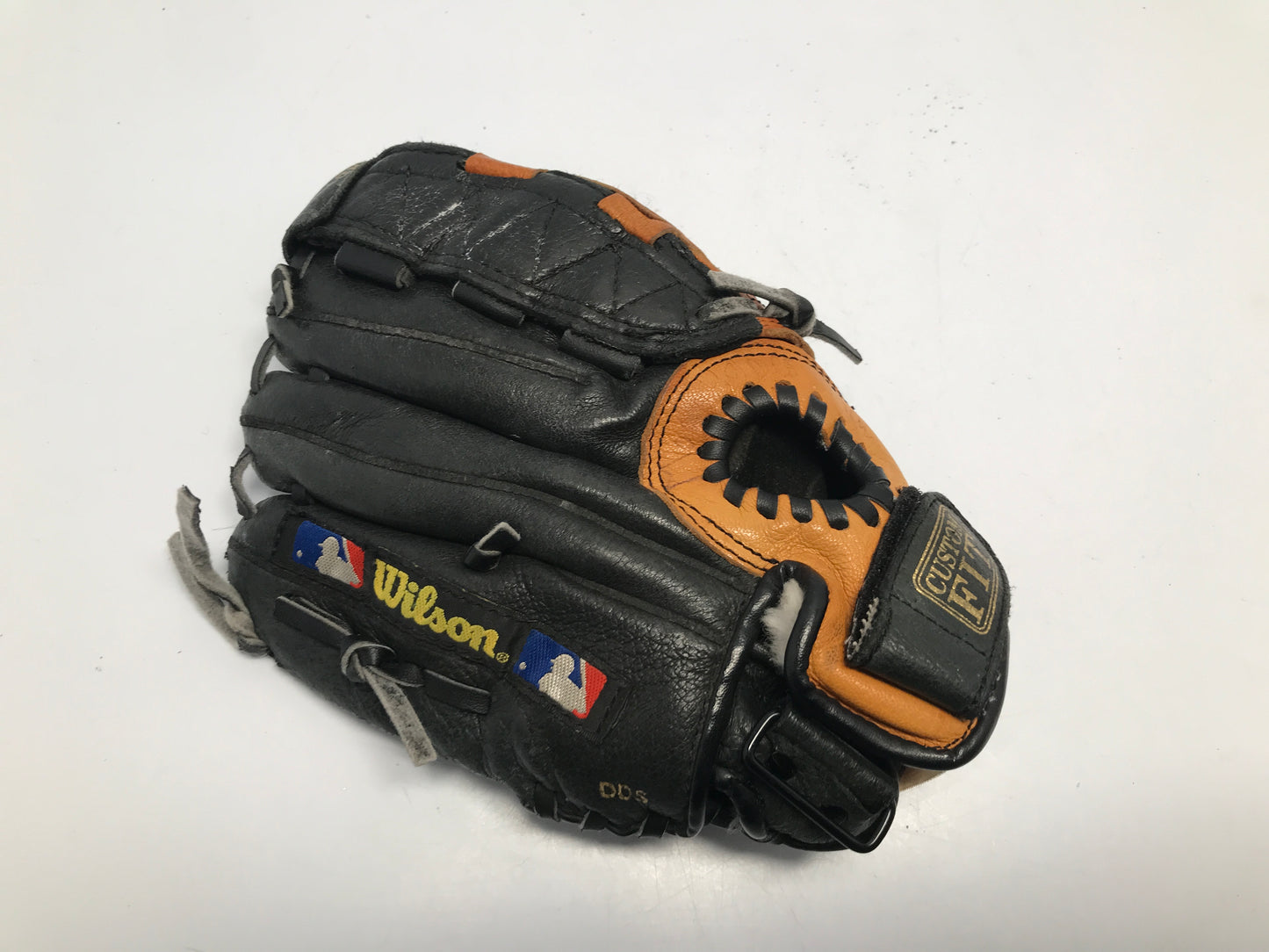 Baseball Glove Child Size 9.5in Wilson Black Tan Leather Fits On Left Hand