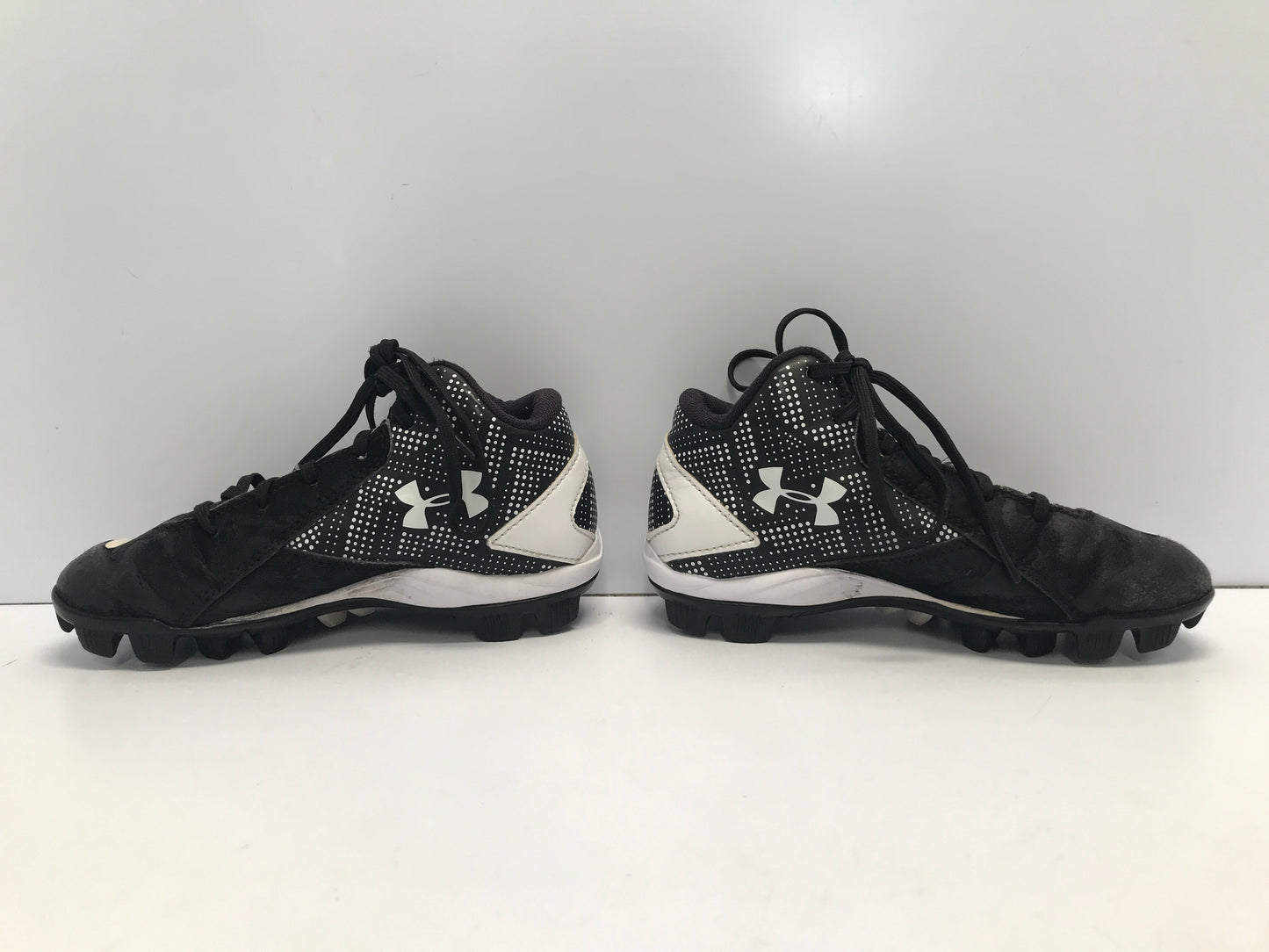 Baseball Shoes Cleats Child Size 13 Under Armour Minor Scruff Wear Black White