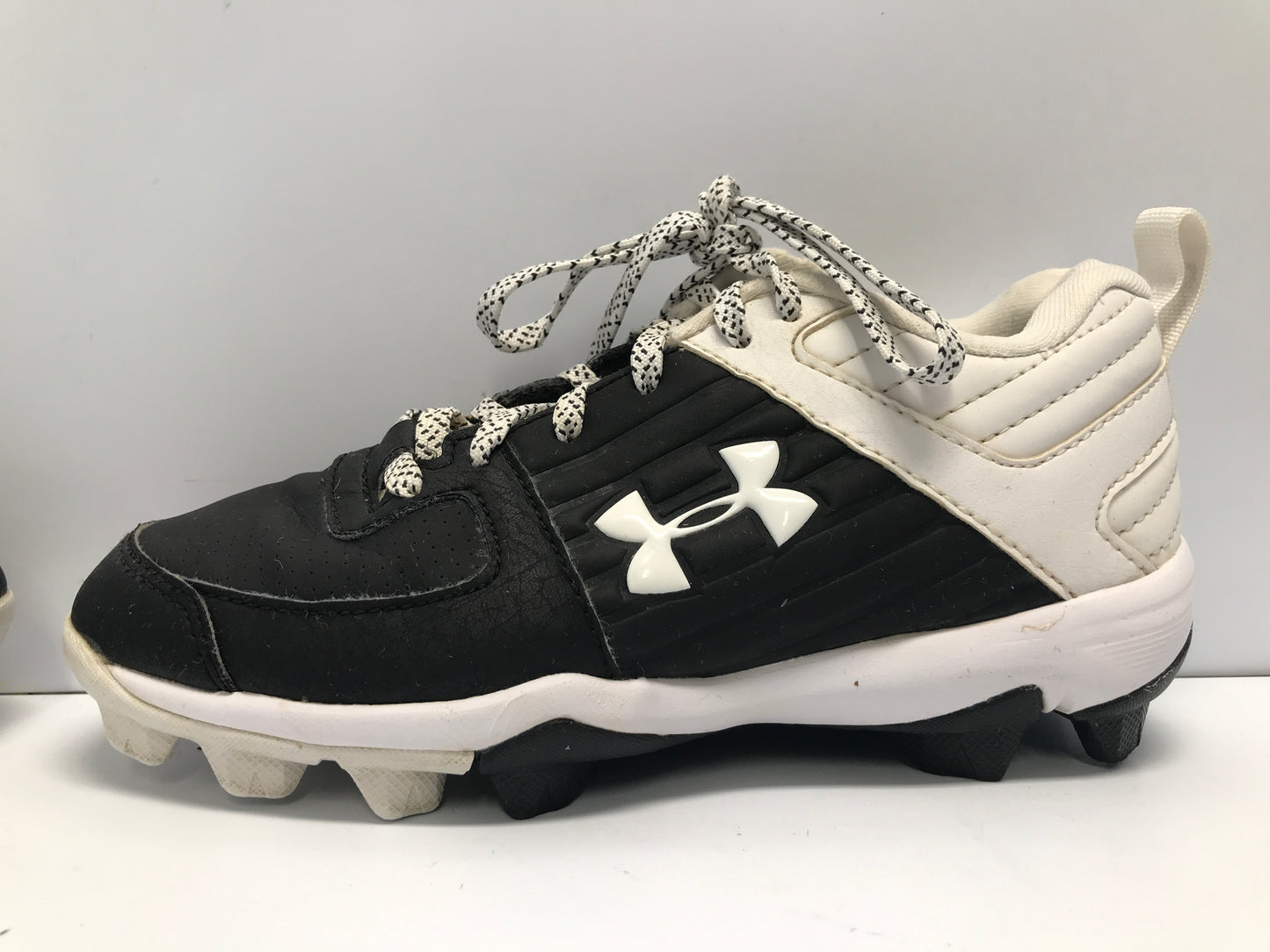 Baseball Shoes Cleats Child Size 1  Under Armour White Black Excellent