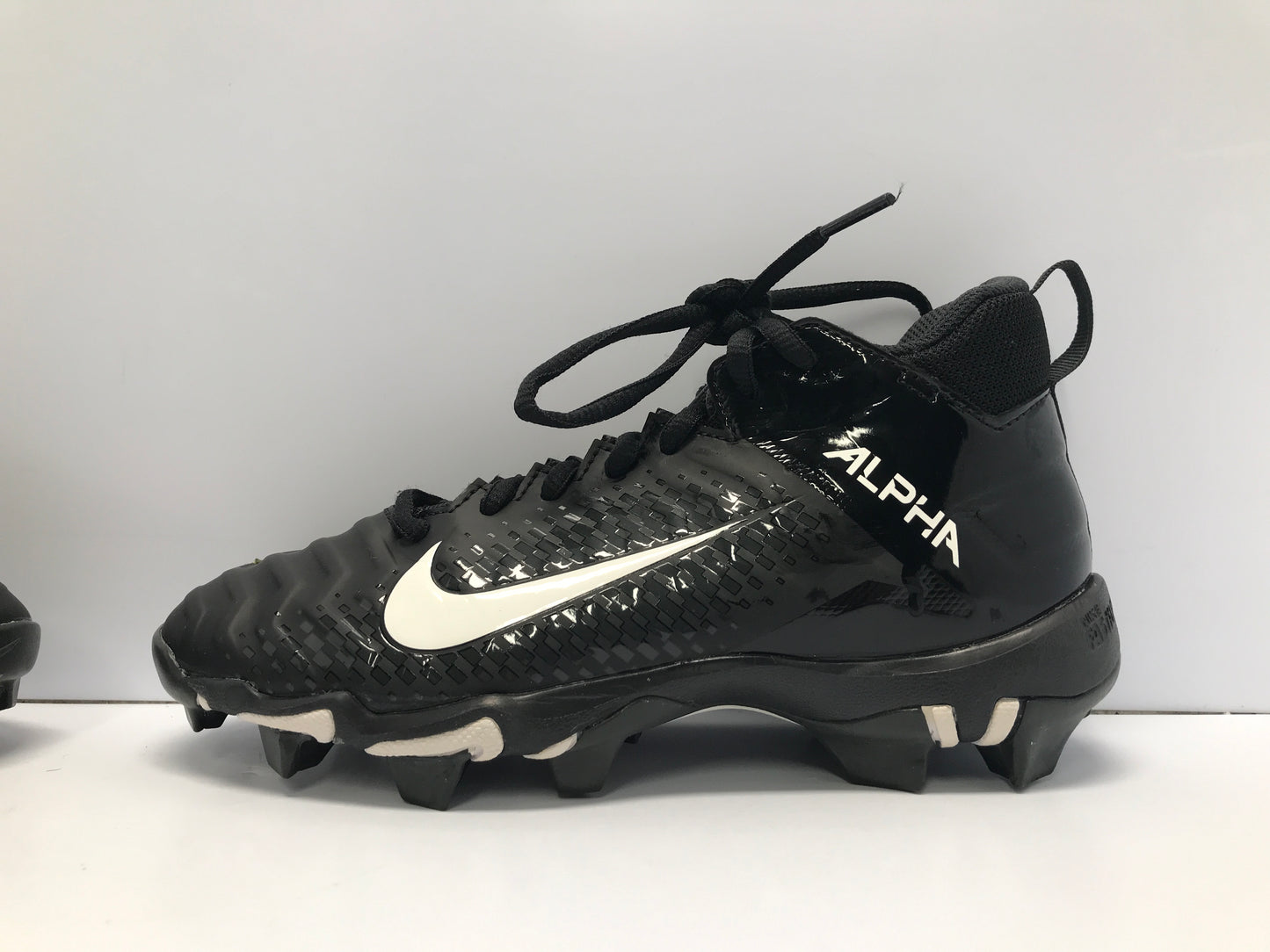 Baseball Shoes Cleats Child Size 3.5 Nike Alpha Black White Like New