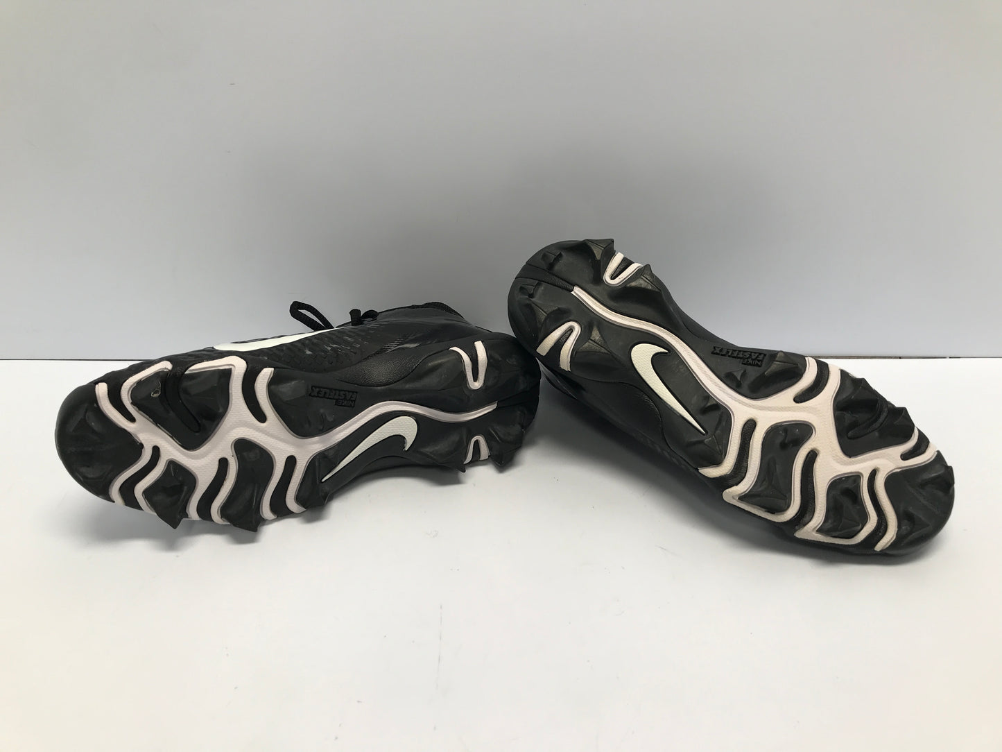 Baseball Shoes Cleats Child Size 3.5 Nike Alpha Black White Like New