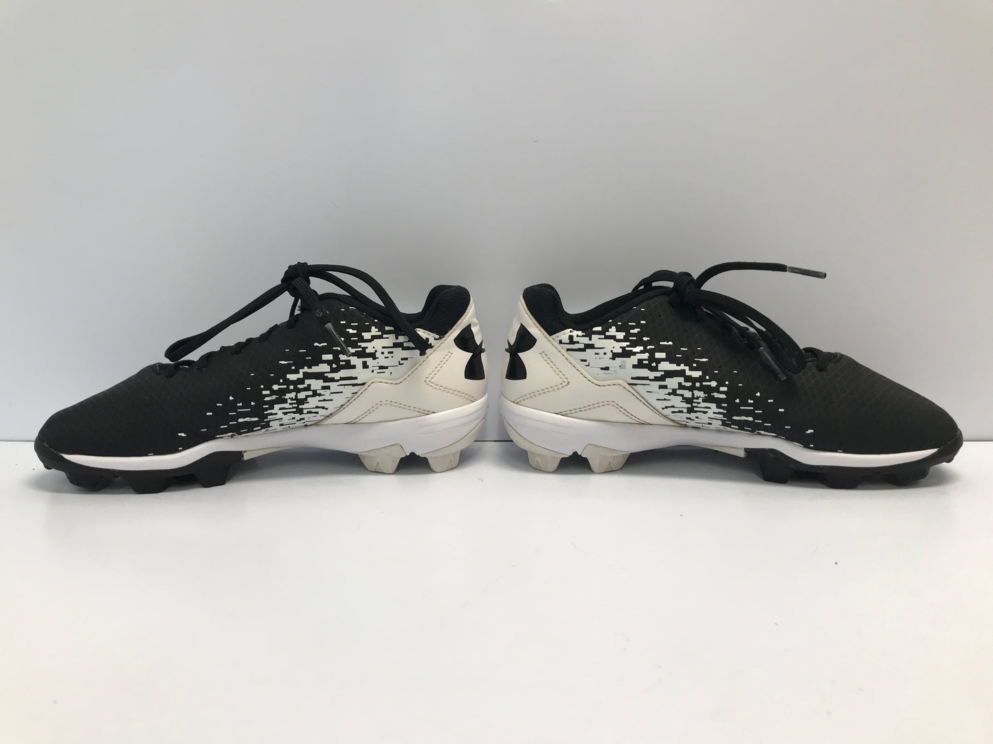 Baseball Shoes Cleats Child Size 3.5 Under Armour Black White Excellent