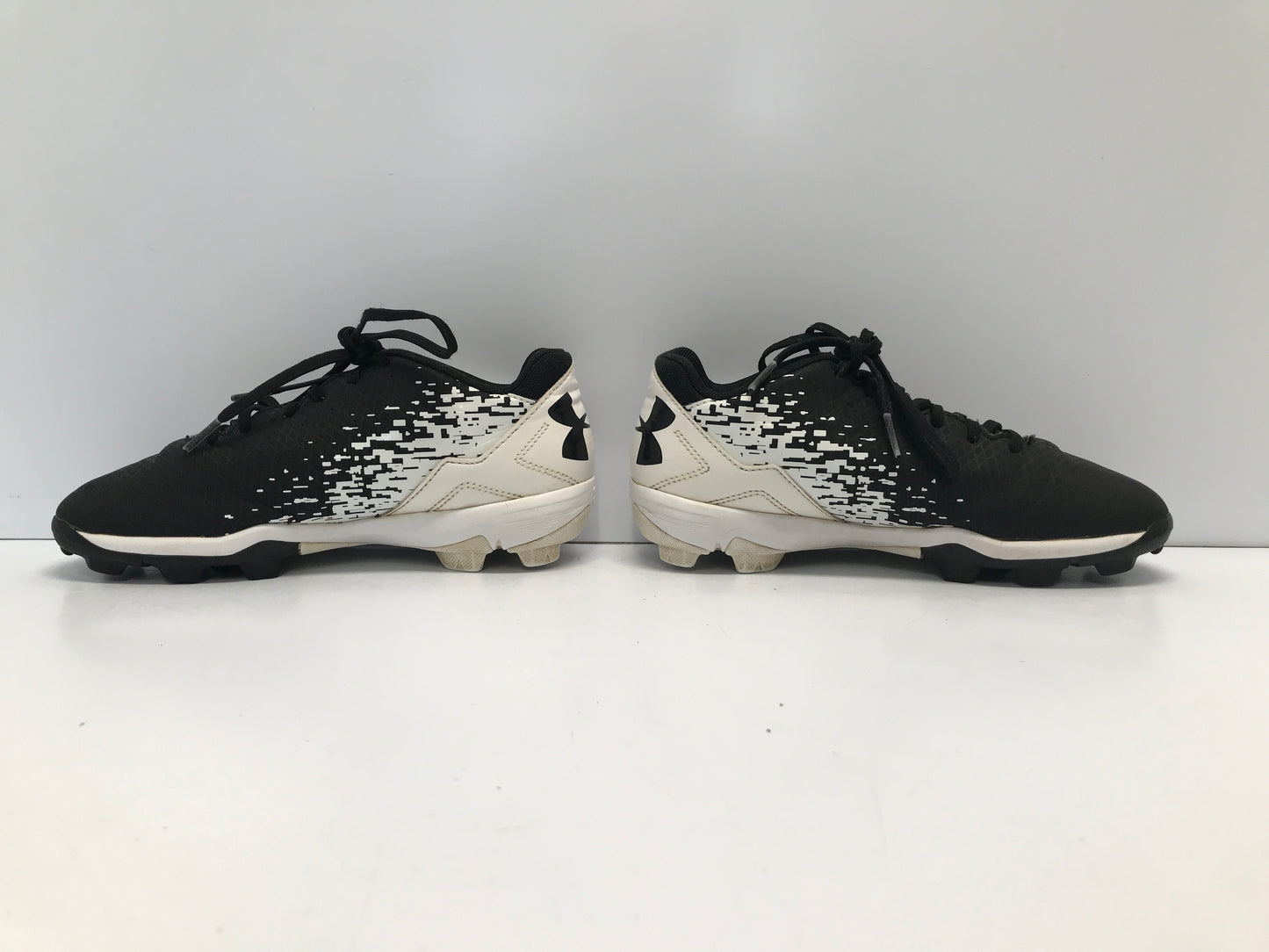Baseball Shoes Cleats Child Size 3 Under Armour Black White Excellent