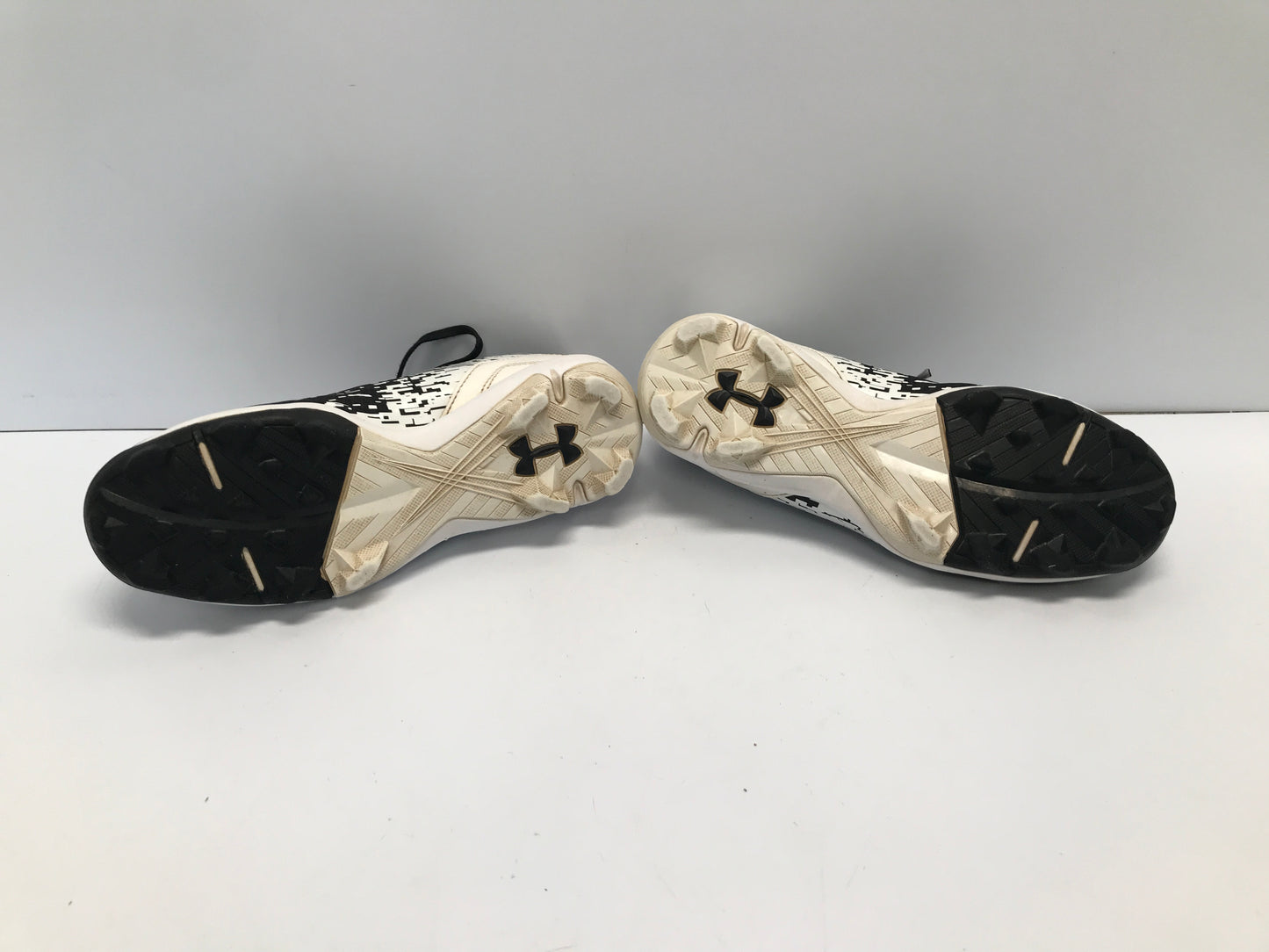 Baseball Shoes Cleats Child Size 3 Under Armour Black White Excellent