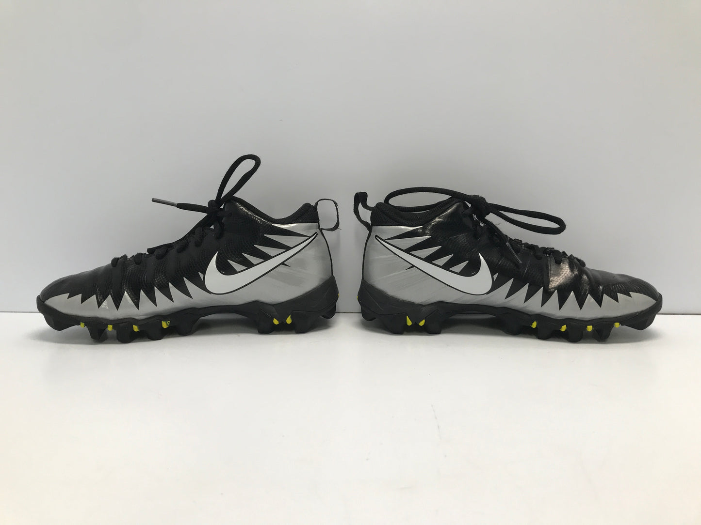 Baseball Shoes Cleats Child Size 4 Nike Alpha Black Grey Lime Like New