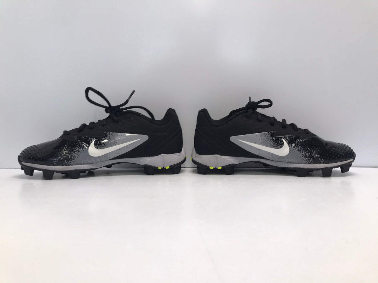 Baseball Shoes Cleats Child Size 4 Nike Vapor Black Grey Lime Like New