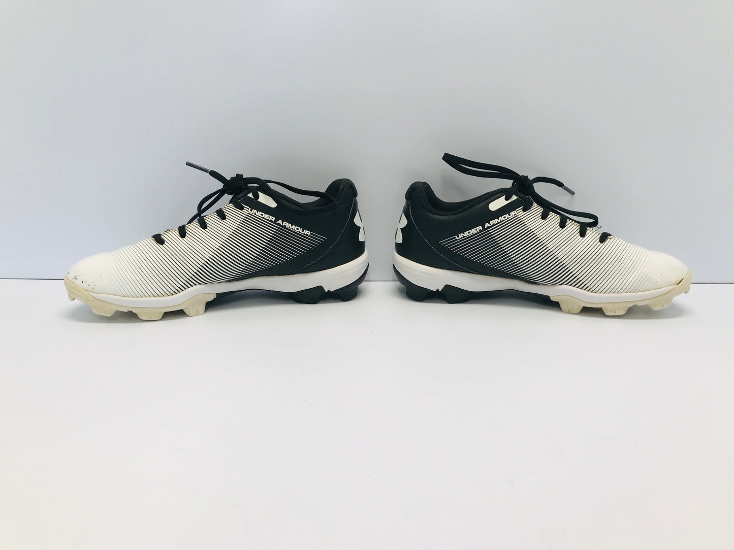 Baseball Shoes Cleats Child Size 5 Under Armour Black White Excellent