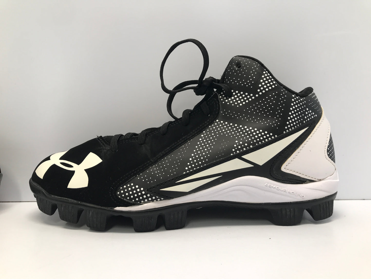 Baseball Shoes Cleats Child Size 5 Under Armour Black White Like New