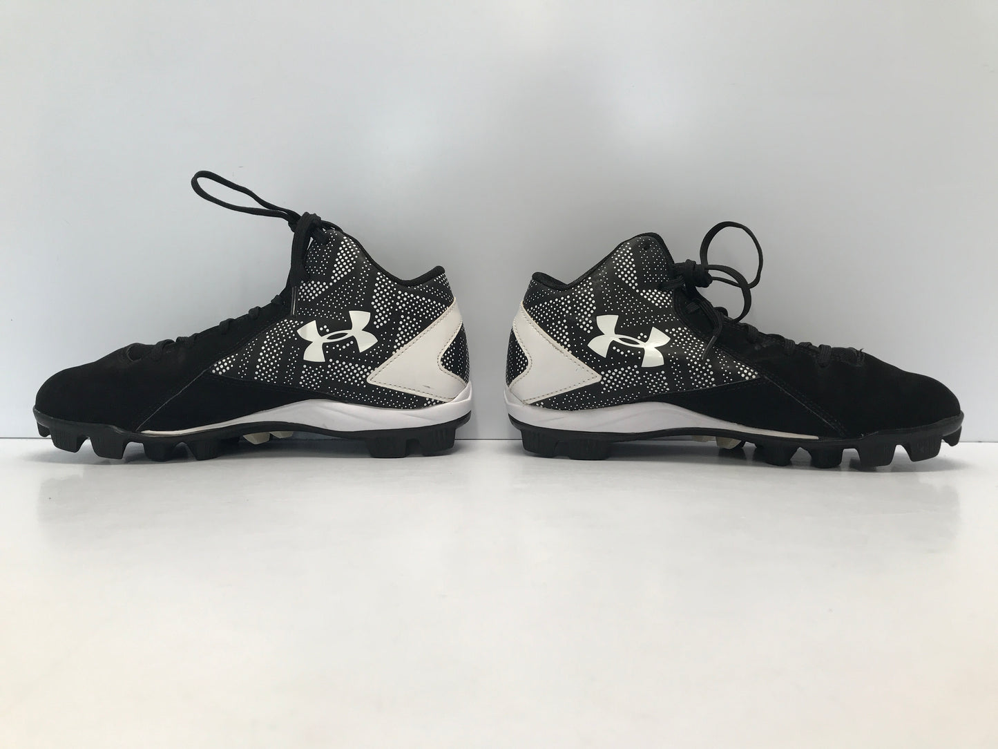 Baseball Shoes Cleats Child Size 5 Under Armour Black White Like New