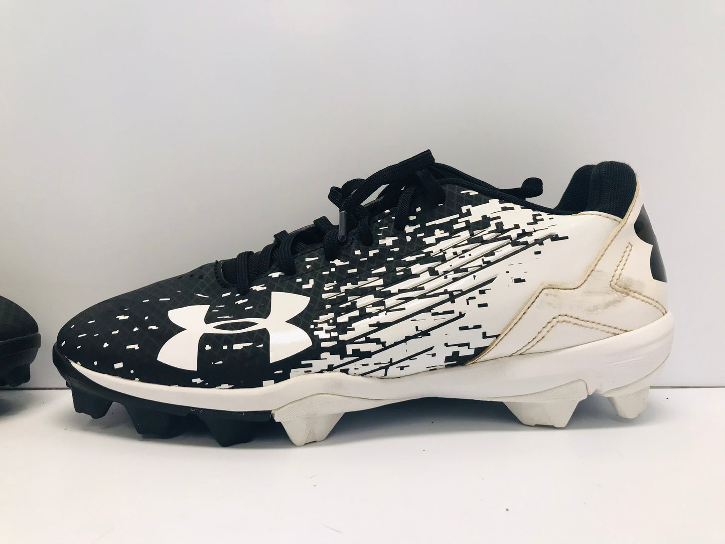 Baseball Shoes Cleats Child Size 6 Junior Under Armour Black White