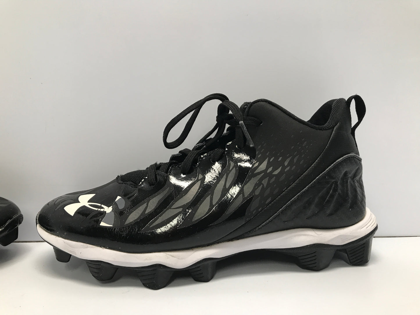 Baseball Shoes Cleats Child Size 6 Under Armour Black White Like New