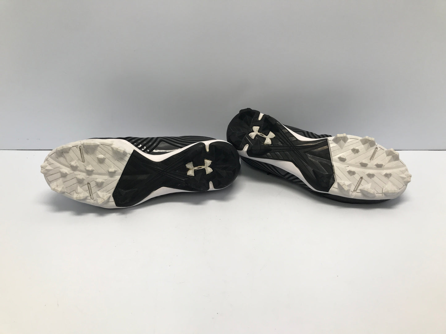 Baseball Shoes Cleats Men's Size 9 Under Armour Black White Like New