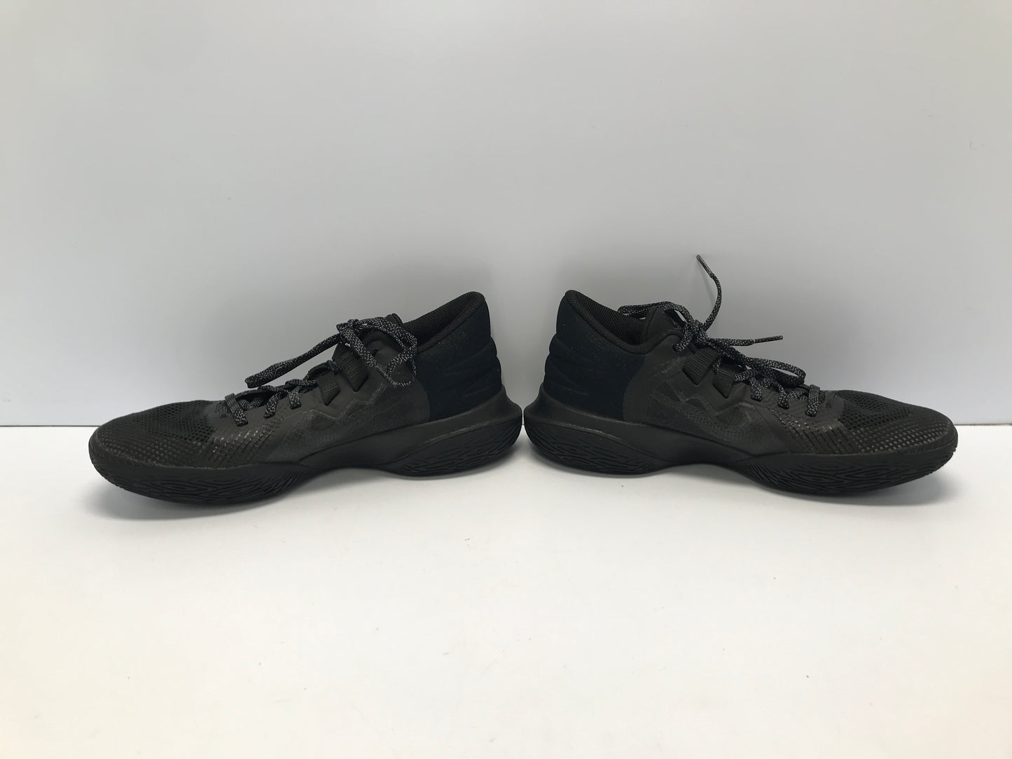 Baseketball Shoes Men's Size 8 Nike Kyrie Flytrap 5 Triple All Black like New