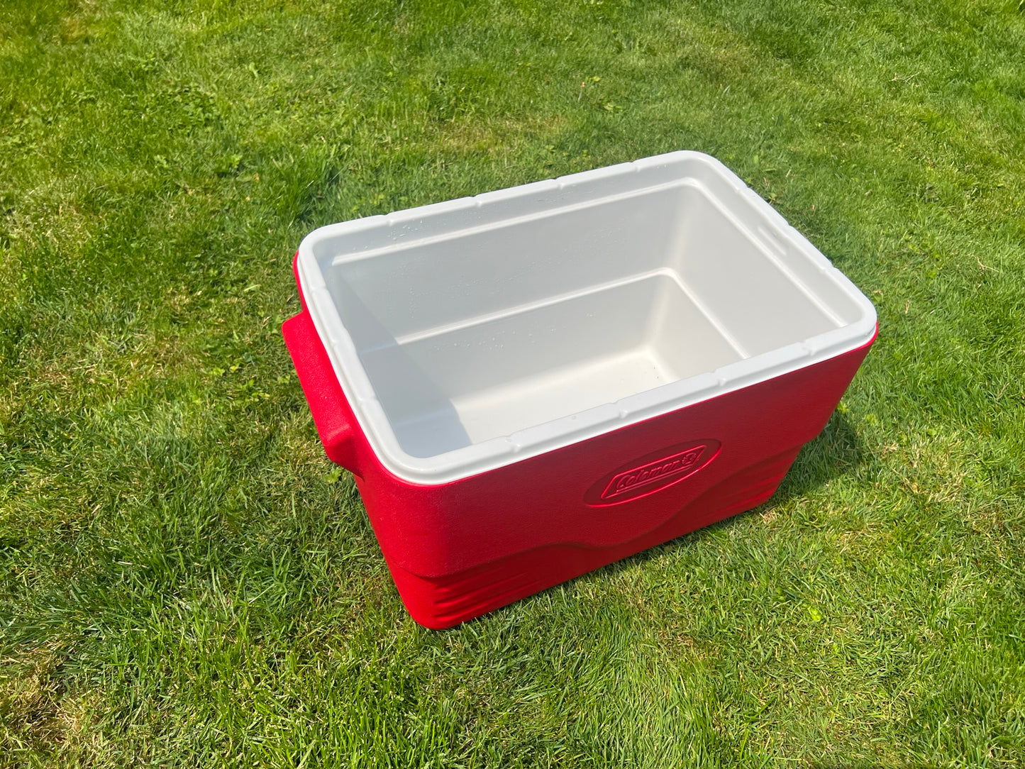 Camping Classic Coleman Red Cooler 36 Quart 4 Cup Holders Like New Fishing Beach Picnic Like New